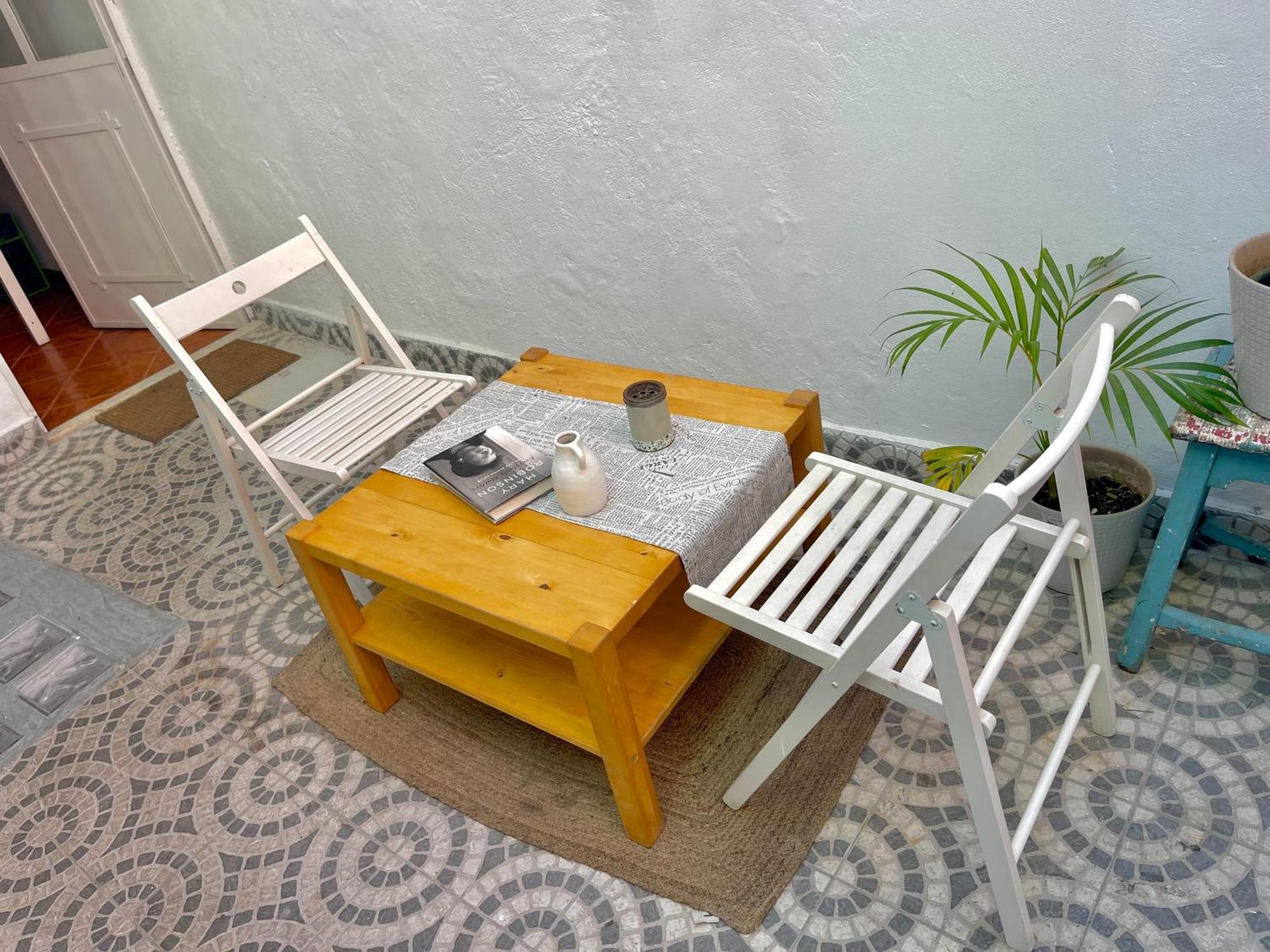 Shared Apartment With Bright Private Patio In Lisboa Zewnętrze zdjęcie