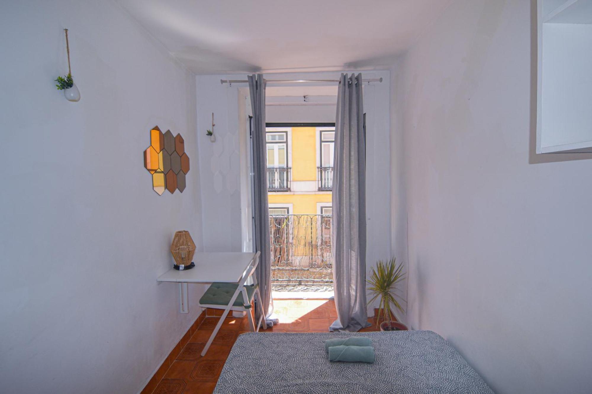 Shared Apartment With Bright Private Patio In Lisboa Zewnętrze zdjęcie