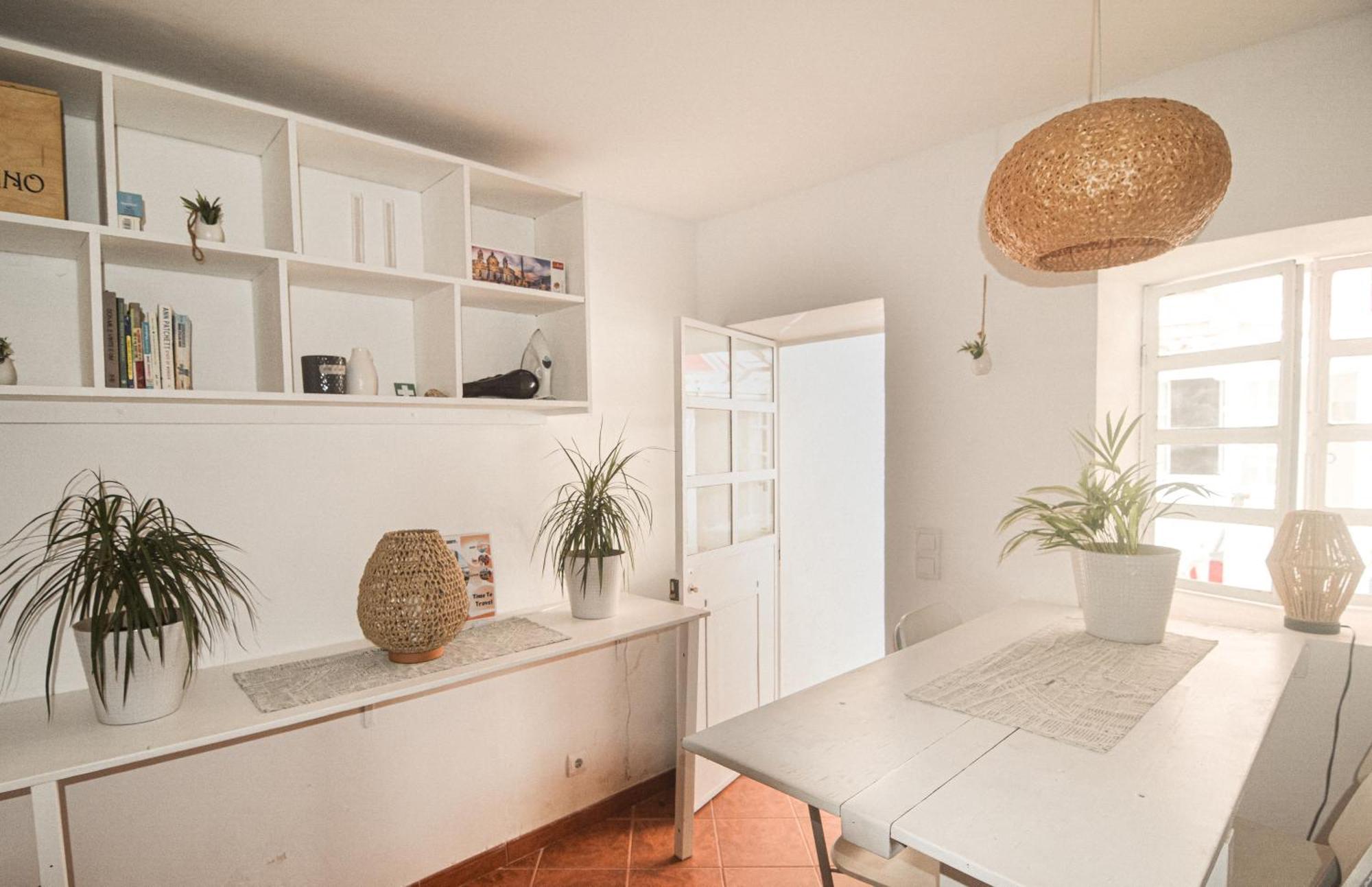 Shared Apartment With Bright Private Patio In Lisboa Zewnętrze zdjęcie